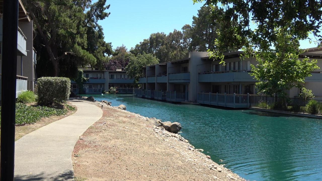 Blue Lagoon Near Apple Apartamento Santa Clara