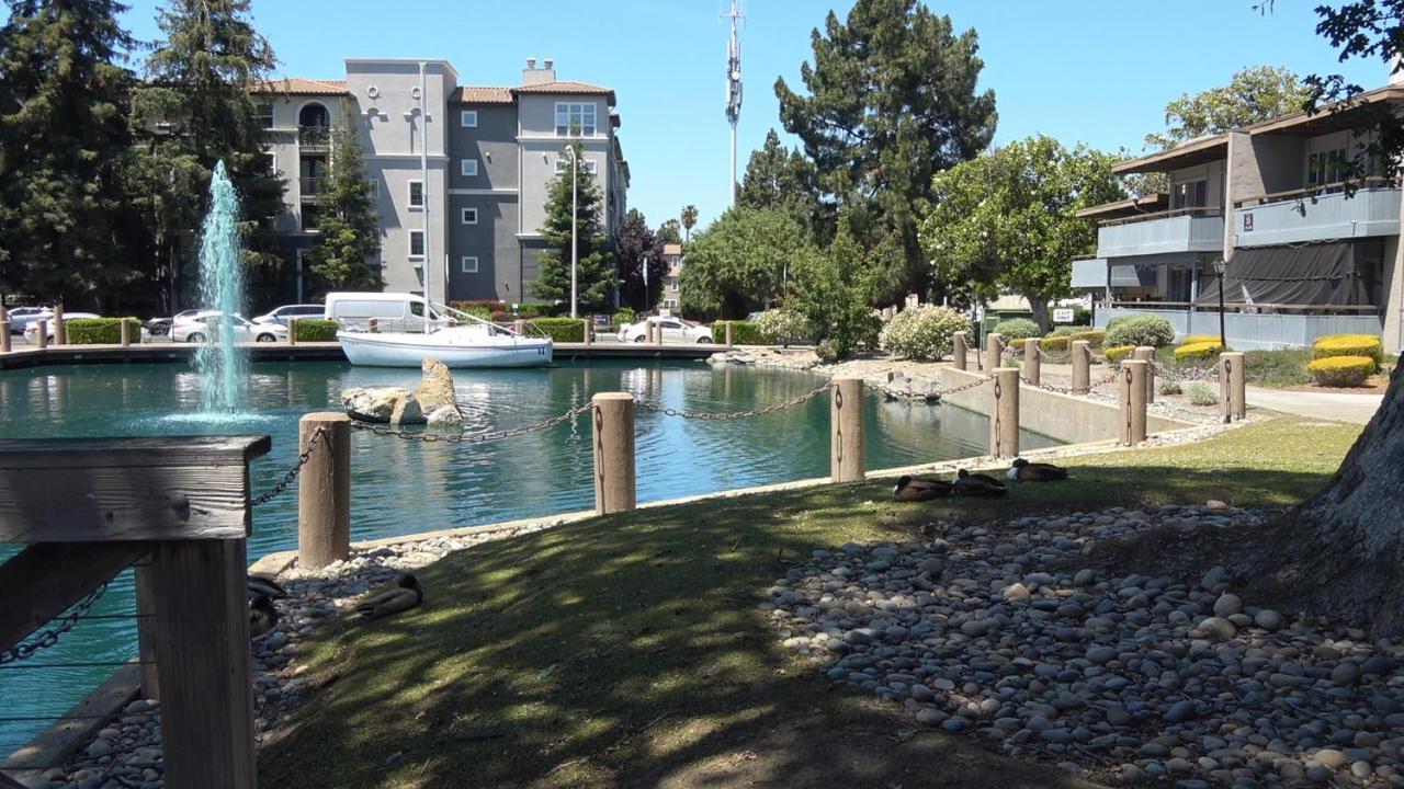Blue Lagoon Near Apple Apartamento Santa Clara